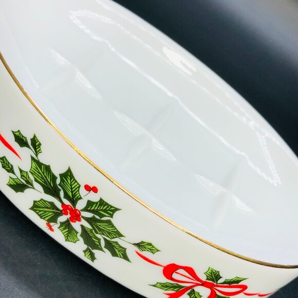 Vintage McGregor Christmas Holly Berries Porcelain Soap Dish Red Bow Gold Trim - Picture 4 of 10